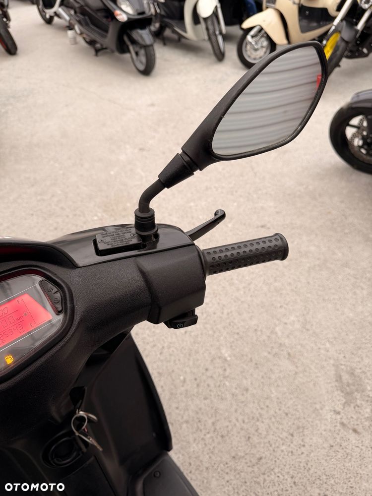 Aprilia SR - 10