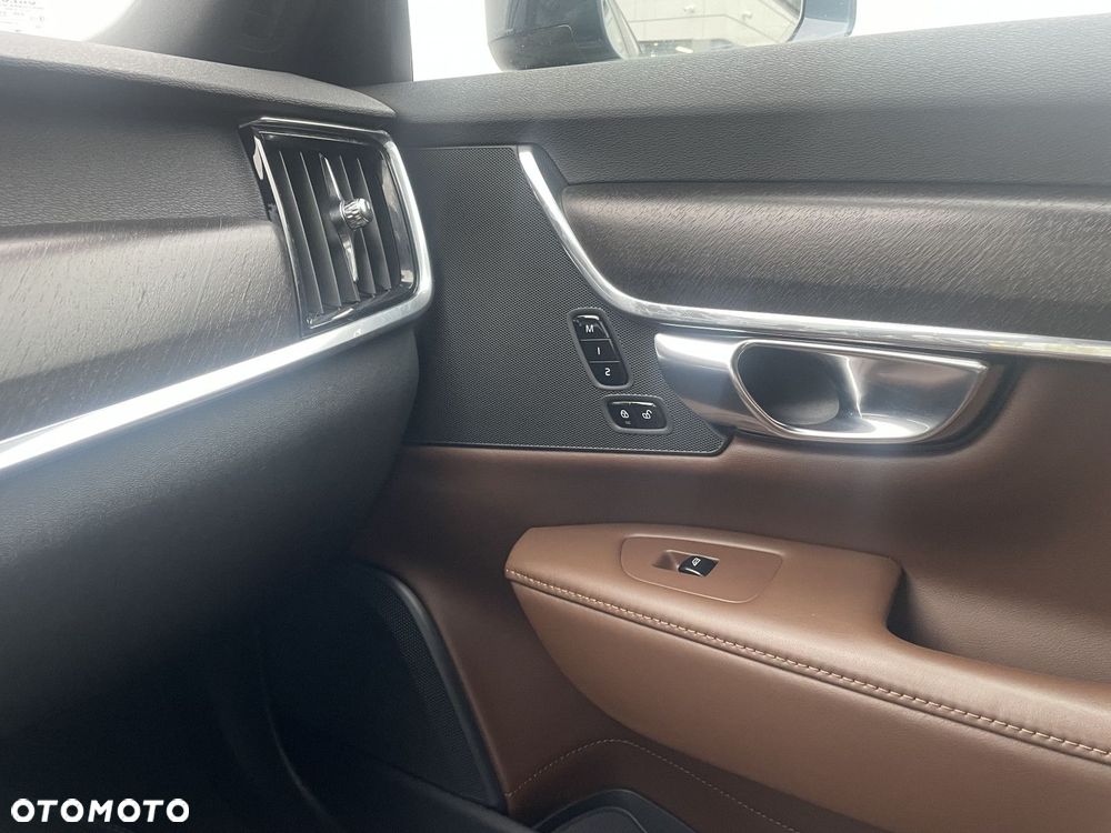 Volvo V90 Cross Country - 21