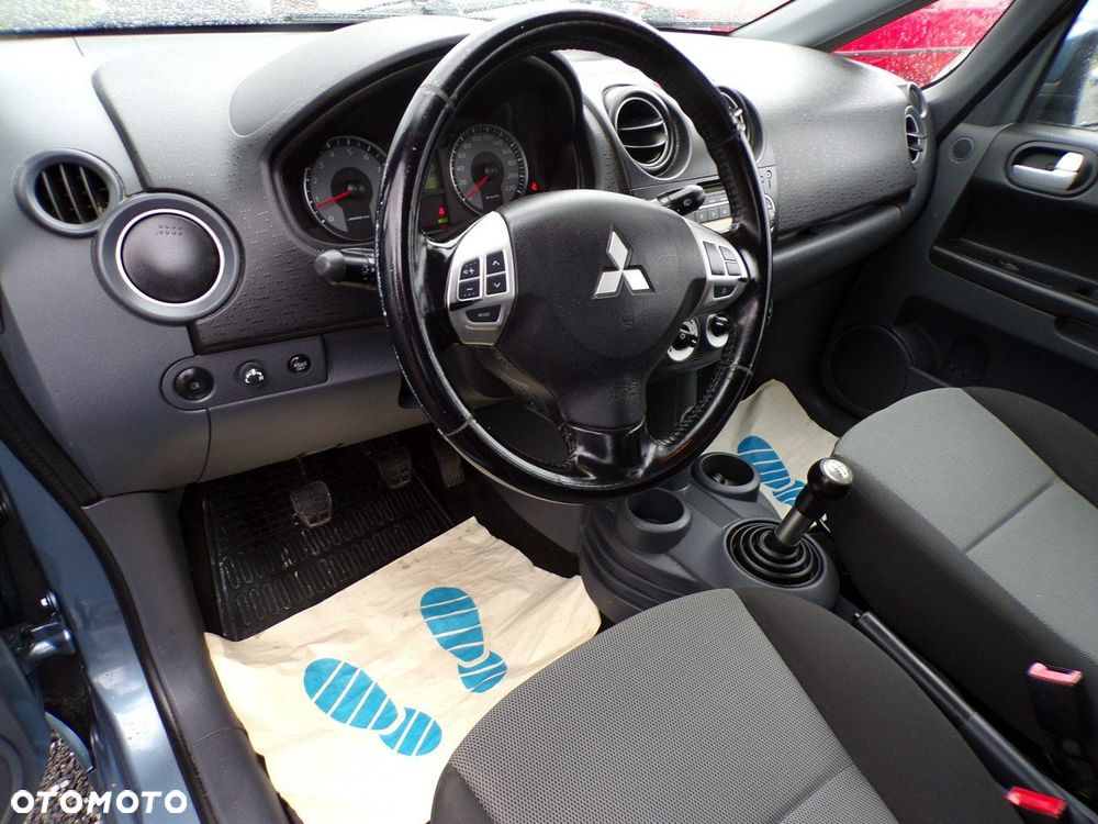 Mitsubishi Colt - 17