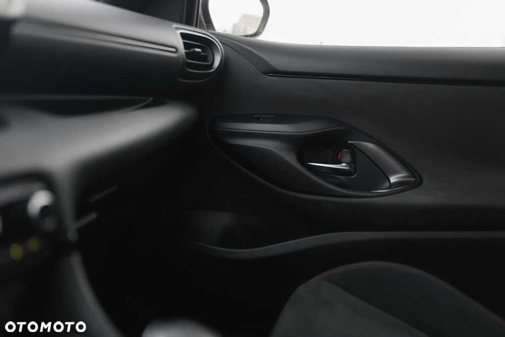 Toyota GR Yaris 1.6 Dynamic - 35