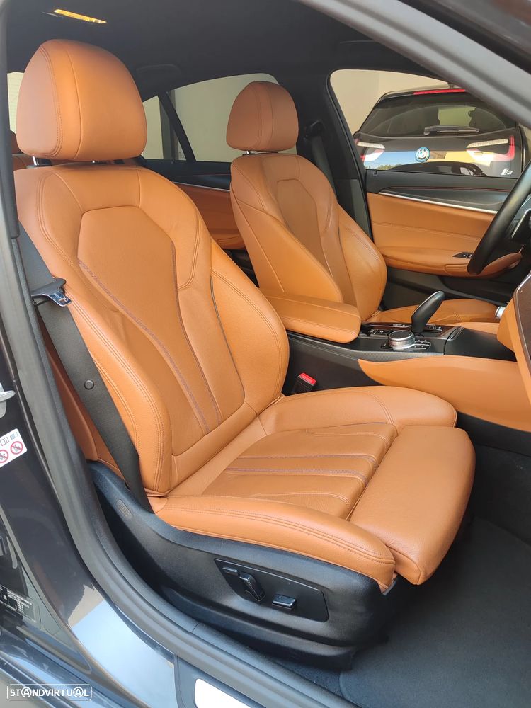 BMW 530 e Pack 50 anos M - 14