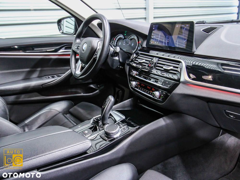 BMW Seria 5 520d M Sport Edition - 17
