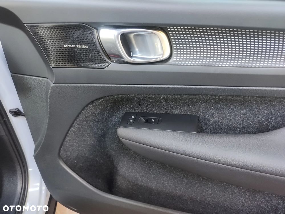 Volvo XC 40 D3 R-Design - 26