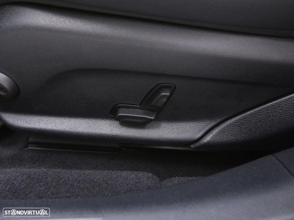 Mercedes-Benz E 300 de AMG Line - 18