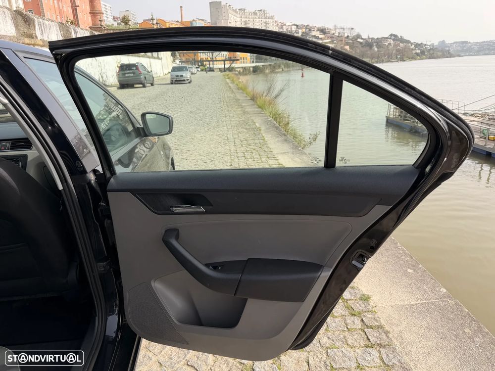 SEAT Toledo 1.6 TDI Reference Ecomotive - 17