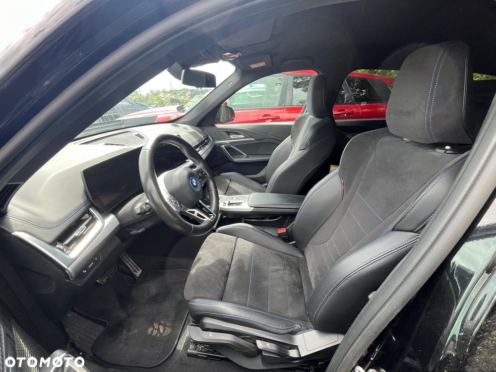 BMW iX - 9