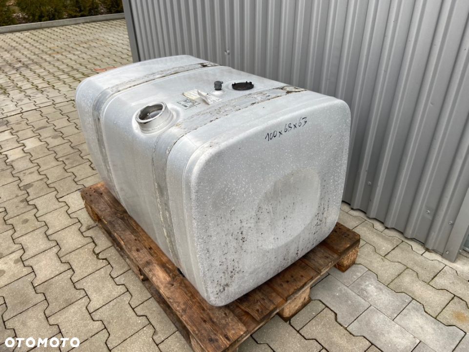 Zbiornik paliwa MAN TGX TGS 375 litrów bak - 2