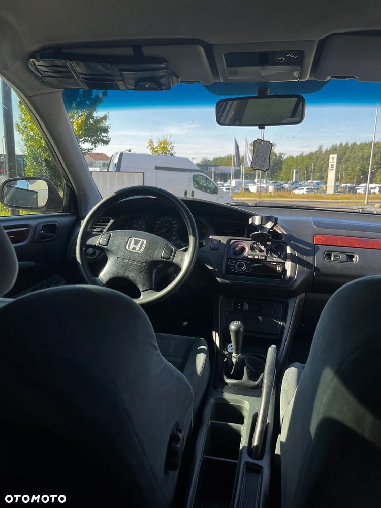 Honda Accord 1.8i S - 18