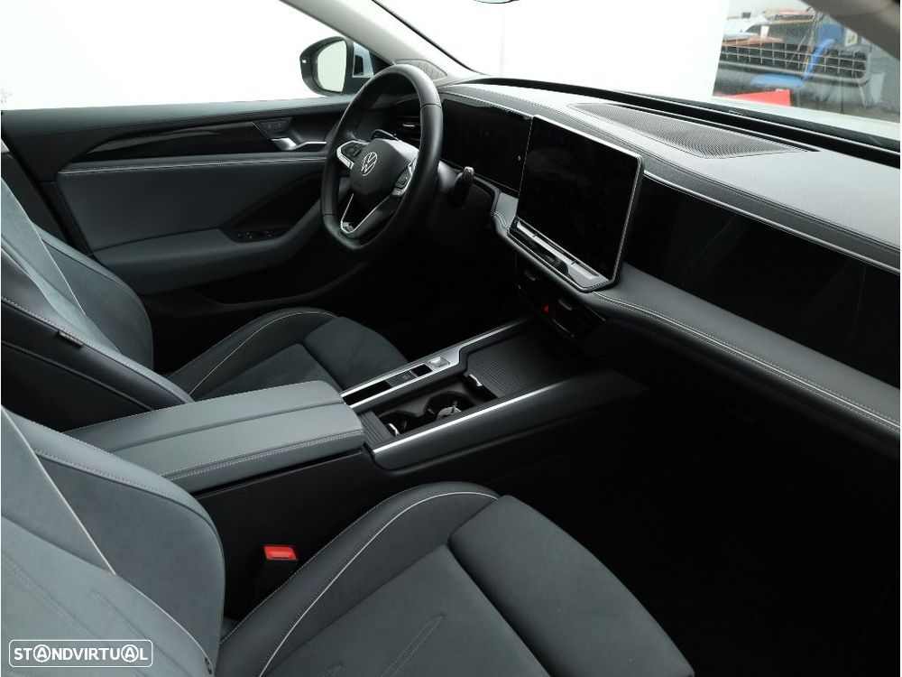 VW Passat Variant 1.5 TSI eHybrid Business DSG - 15