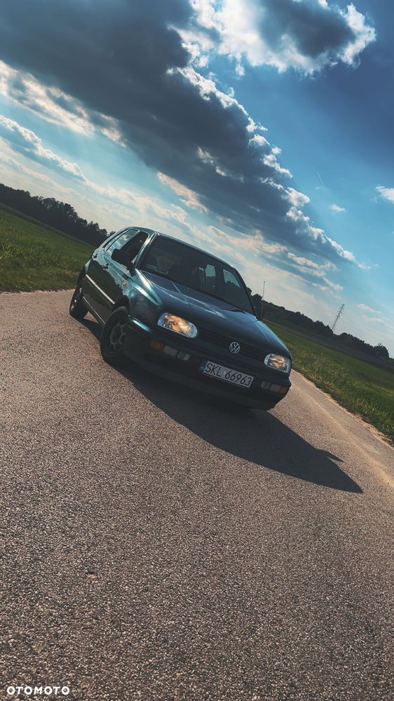 Volkswagen Golf 1.6 - 1