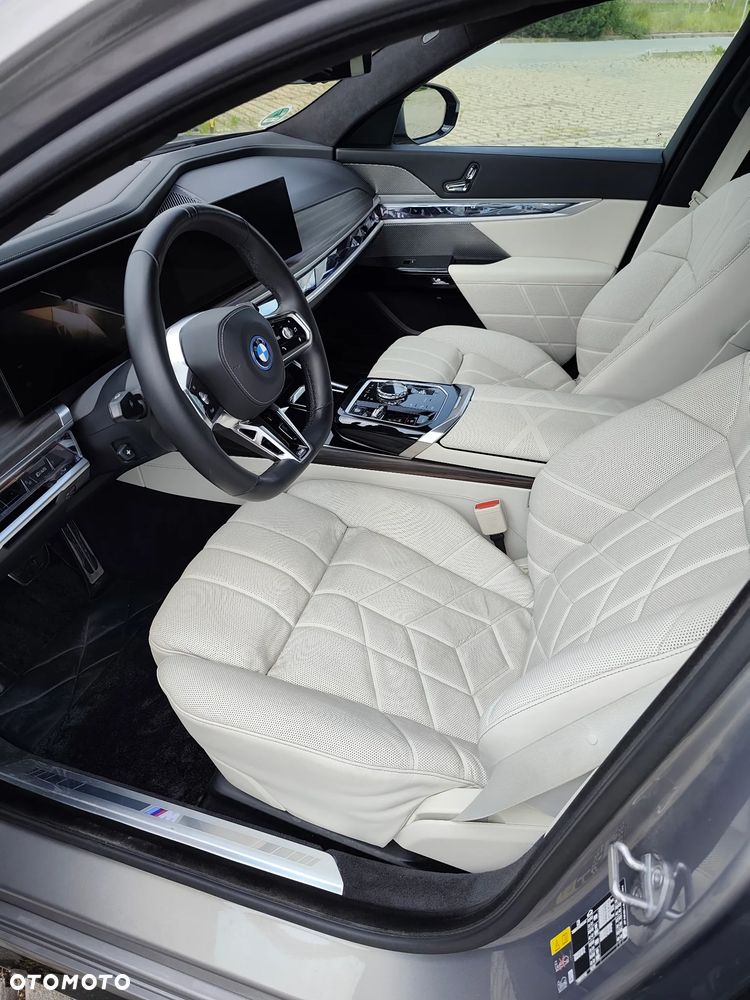 BMW Seria 7 750e PHEV xDrive M Sport sport - 8