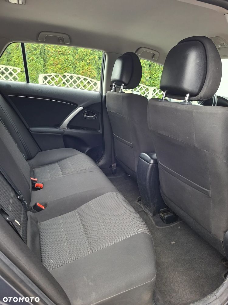 Toyota Avensis - 10