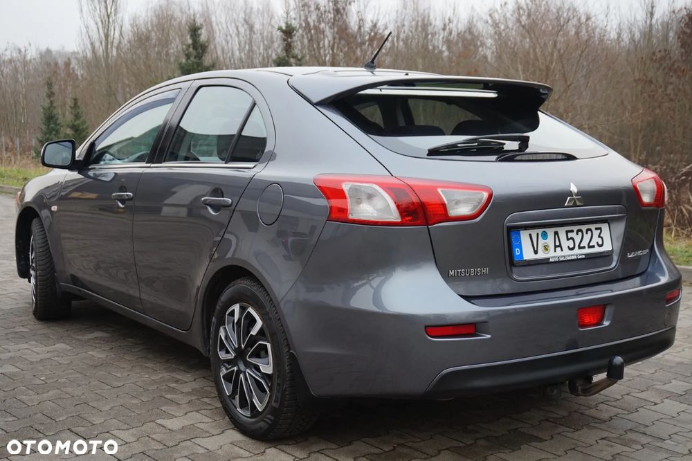 Mitsubishi Lancer - 10