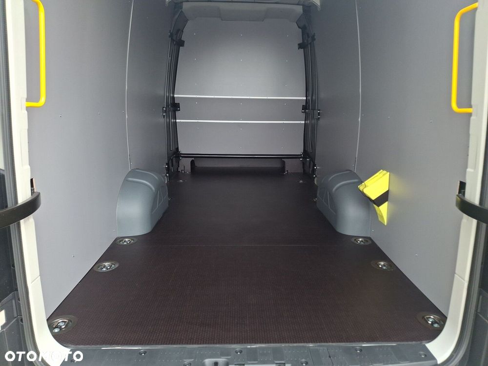 Volkswagen Crafter 2.0 TDI 177 KM Manual - 17