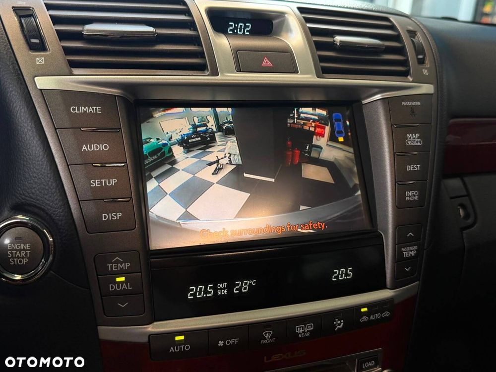 Lexus LS - 29