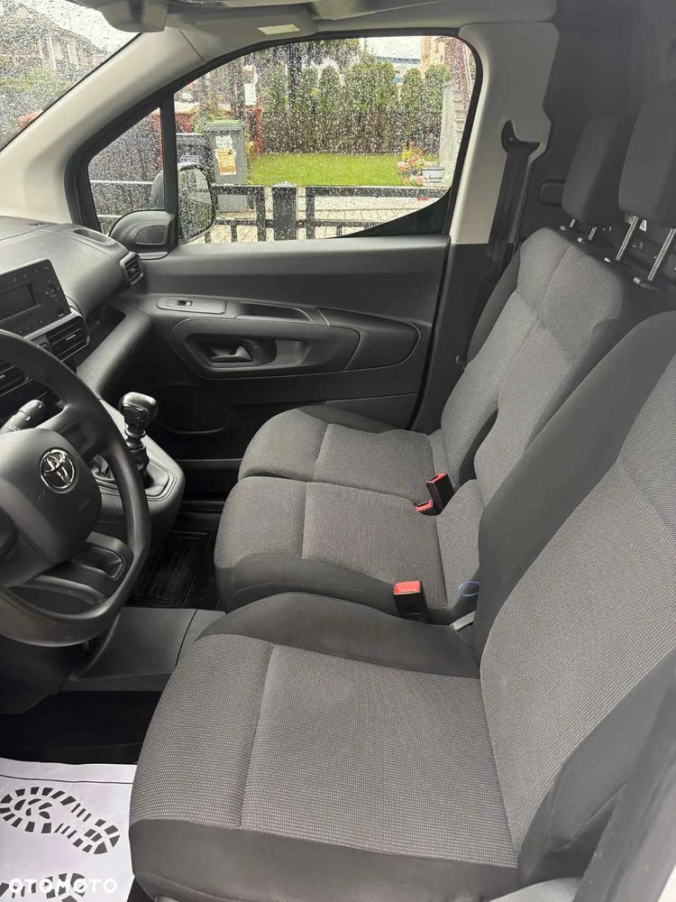 Toyota Proice City - 13