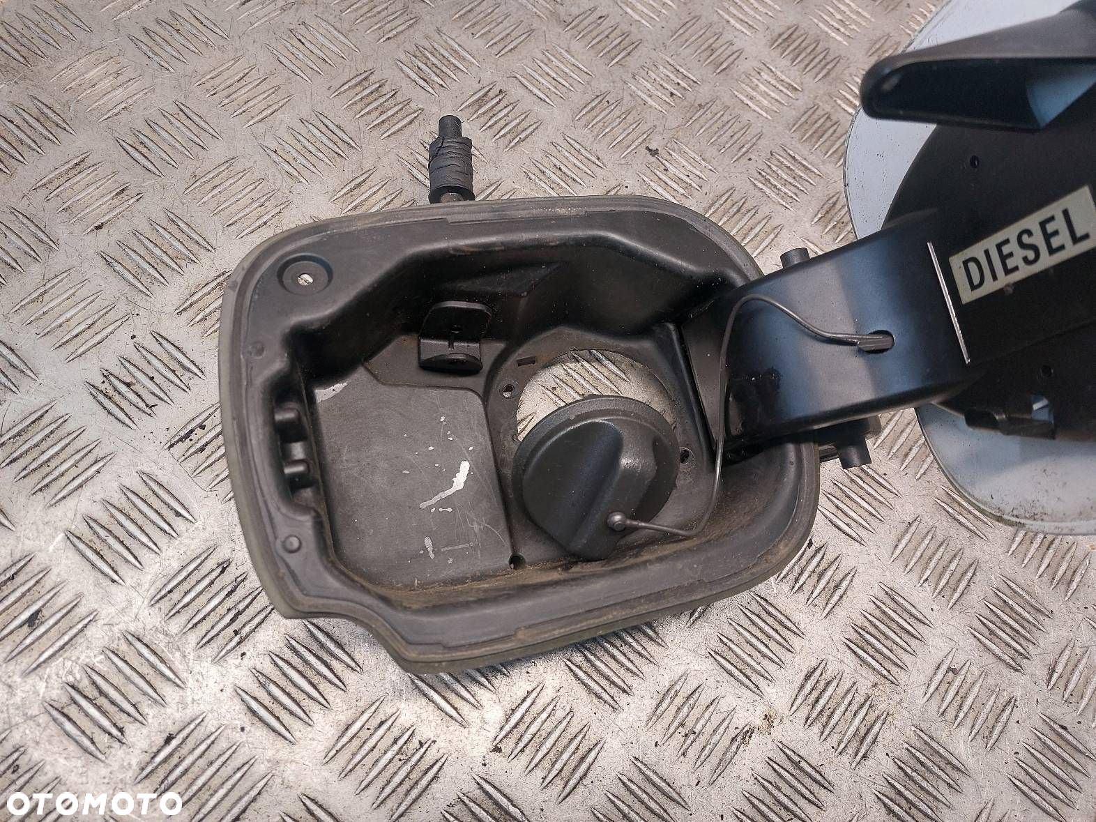 KLAPKA WLEWU PALIWA + KOREK RENAULT CLIO III LIFT OV369 8200383466 - 2