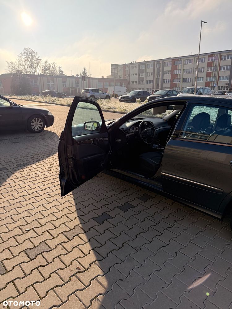 Mercedes-Benz Klasa E 280 4-Matic Avantgarde - 21