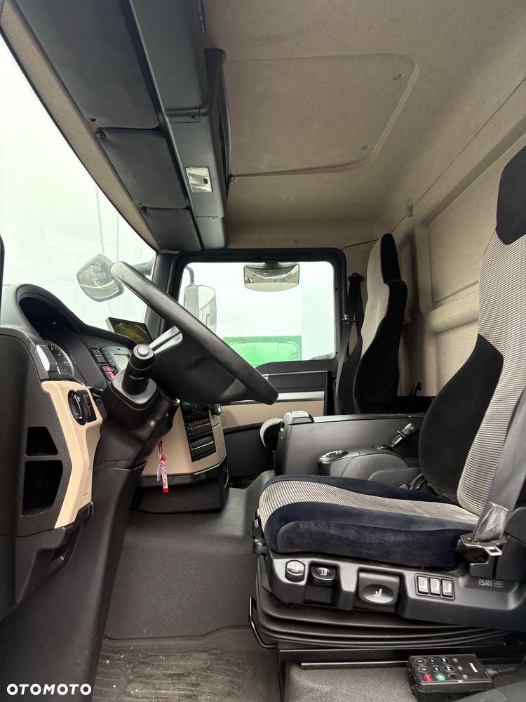 MAN TGM 15.250 / CHŁODNIA CARRIER / DZIELONA KOMORA / DMC 16.000kg / 385.000km przebiegu / WINDA / EURO 6 - 39