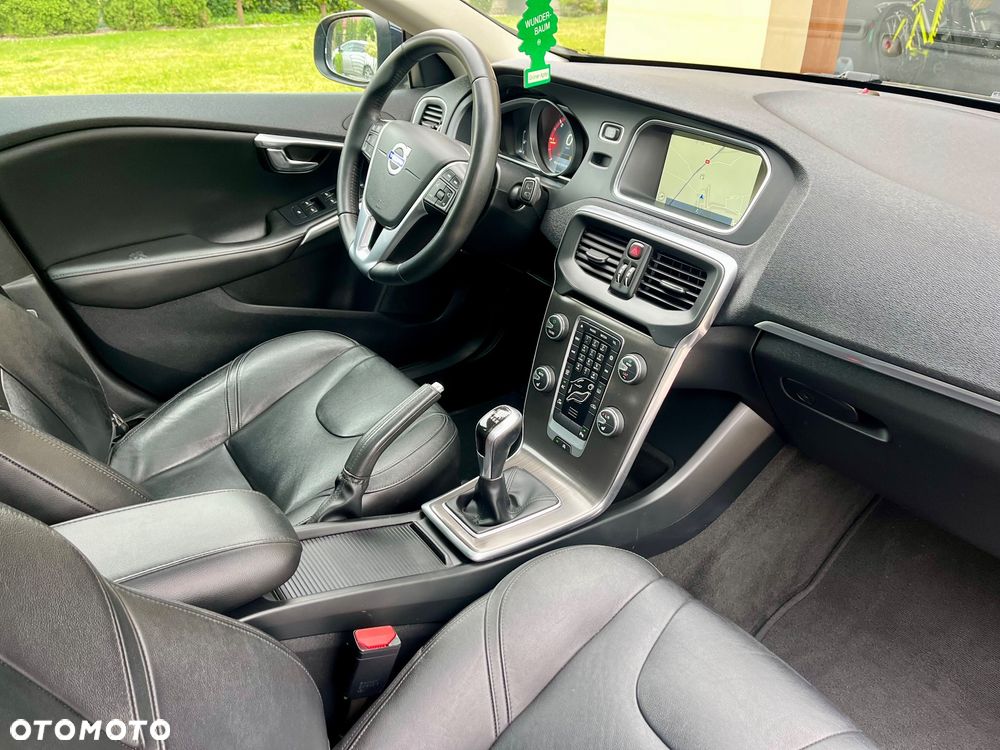 Volvo V40 D2 Momentum - 13