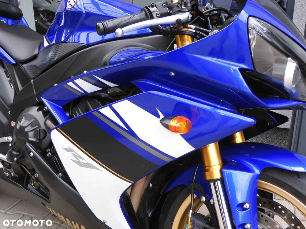 Yamaha R1 - 19
