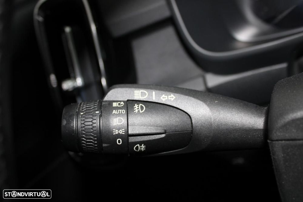 Volvo XC 40 Recharge Core - 17