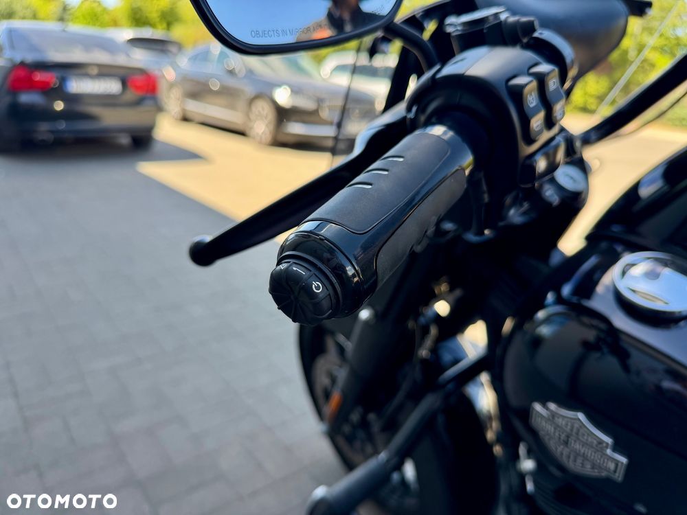Harley-Davidson Touring Road King - 13