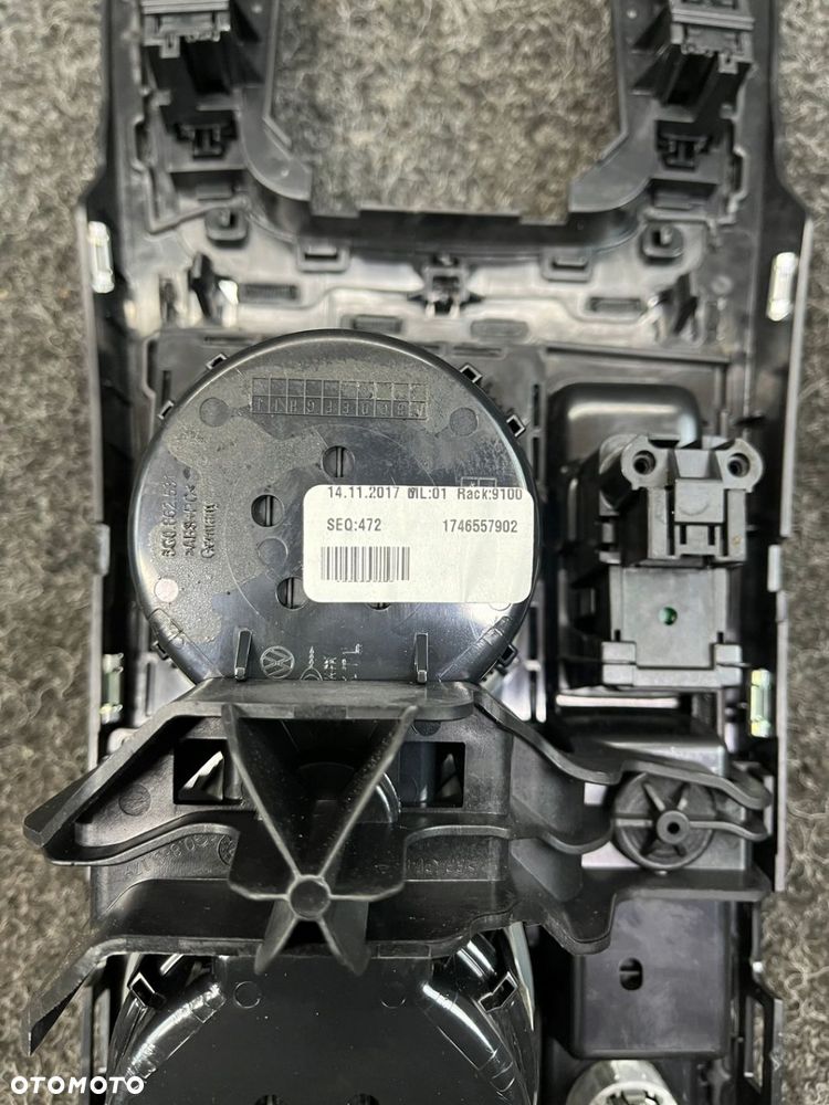 vw golf VII tunel środkowy uchwyt na kubki 5G1864263 5G1863245F - 10