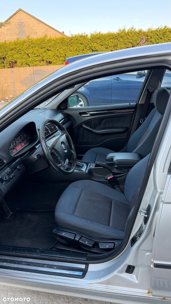 BMW Seria 3 325i - 13