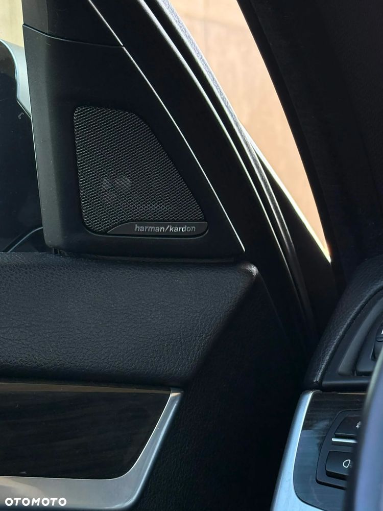 BMW Seria 5 535i xDrive Sport-Aut - 15