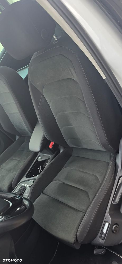 Volkswagen Tiguan 2.0 TDI SCR 4MotION DSG R-Line - 32