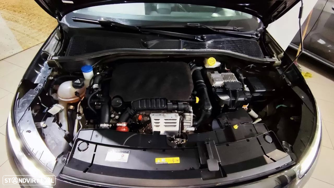 Citroën C4 Cactus 1.2 PureTech Shine EAT6 - 24