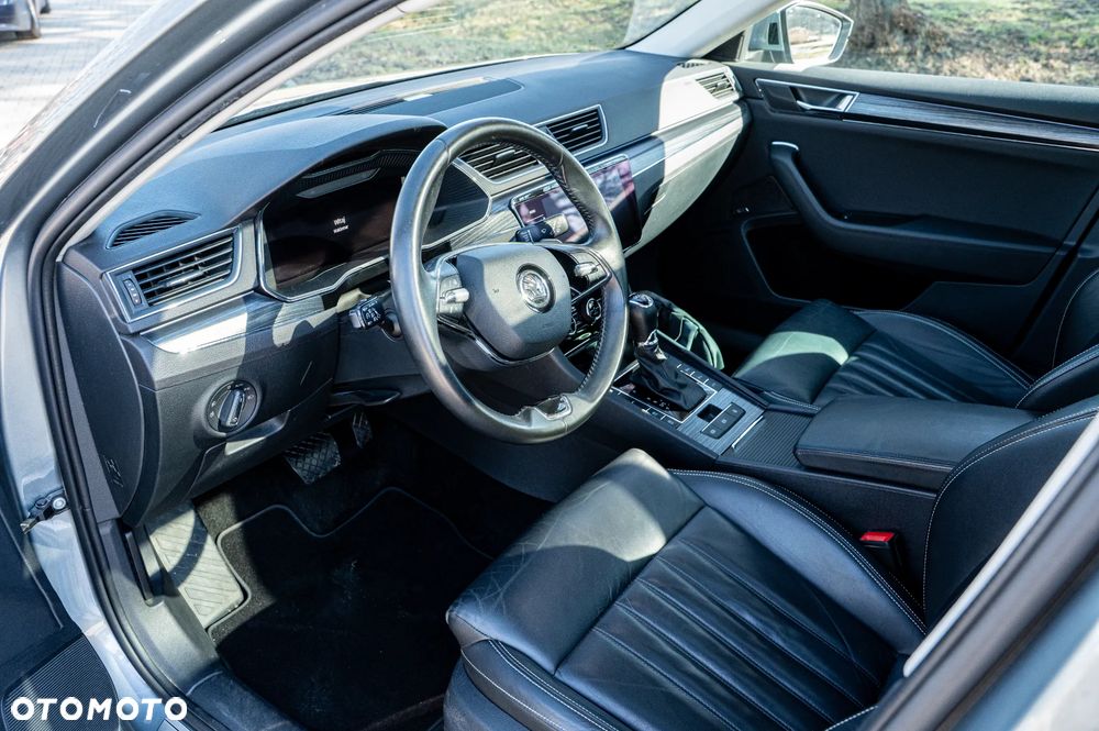 Skoda Superb 2.0 TDI DSG Premium Edition - 21