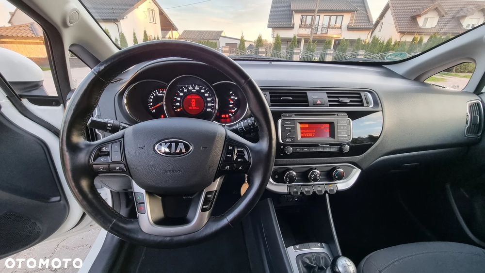Kia Rio 1.2 Dream Team Edition - 13