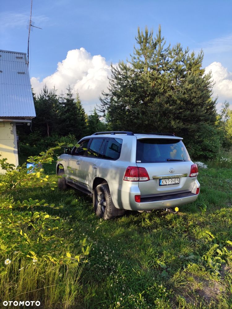 Toyota Land Cruiser - 2