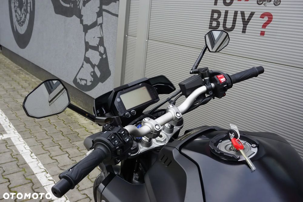 Yamaha MT - 17