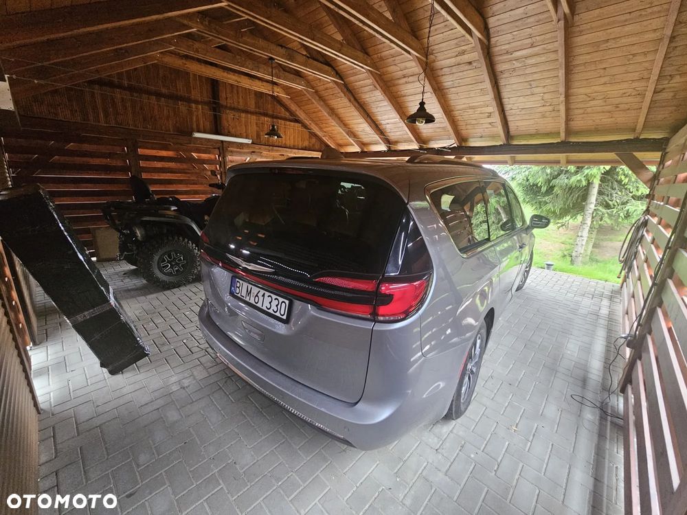 Chrysler Pacifica - 11