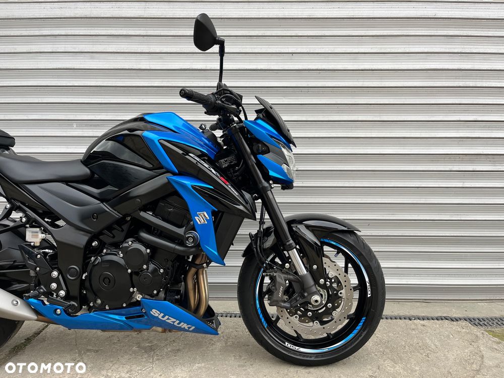Suzuki GSX - 8