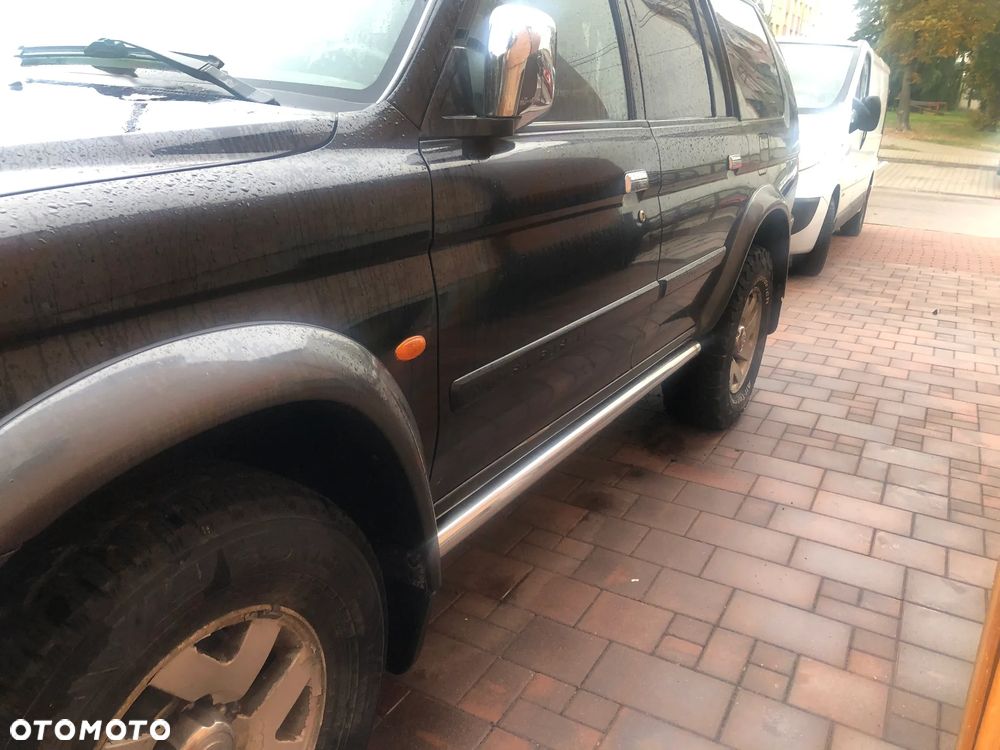 Mitsubishi Pajero - 2