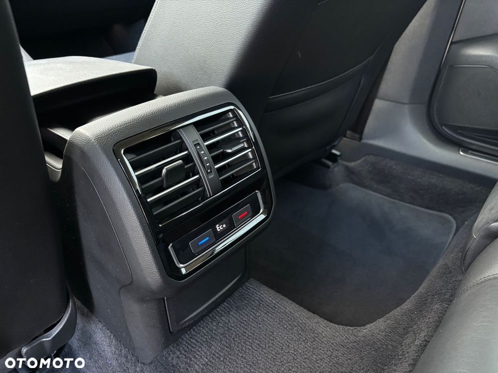 Volkswagen Passat - 26