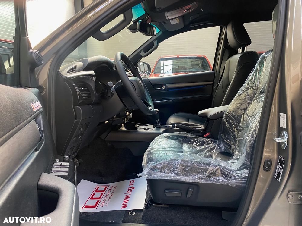 Toyota Hilux 2.8D 204CP 4x4 Double Cab AT MHEV Invincible - 11