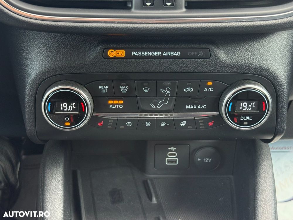 Ford Kuga 1.5 EcoBoost FWD Titanium - 12