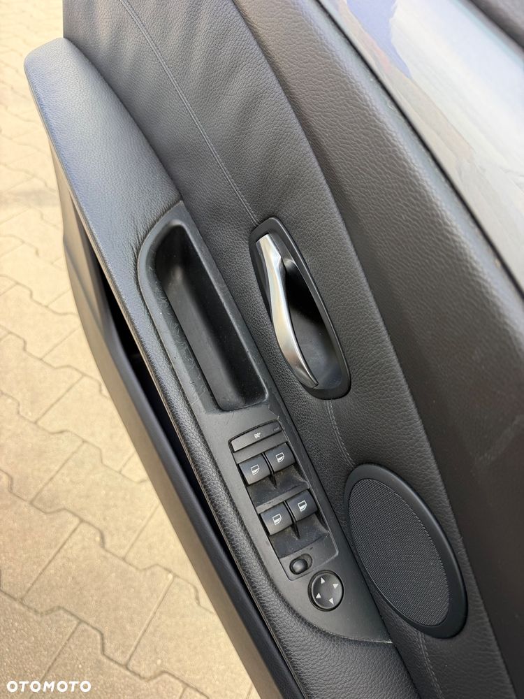 BMW Seria 5 523i - 16