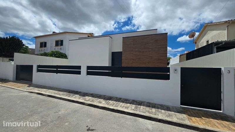 Moradia para venda T4 - Grande imagem: 2/12