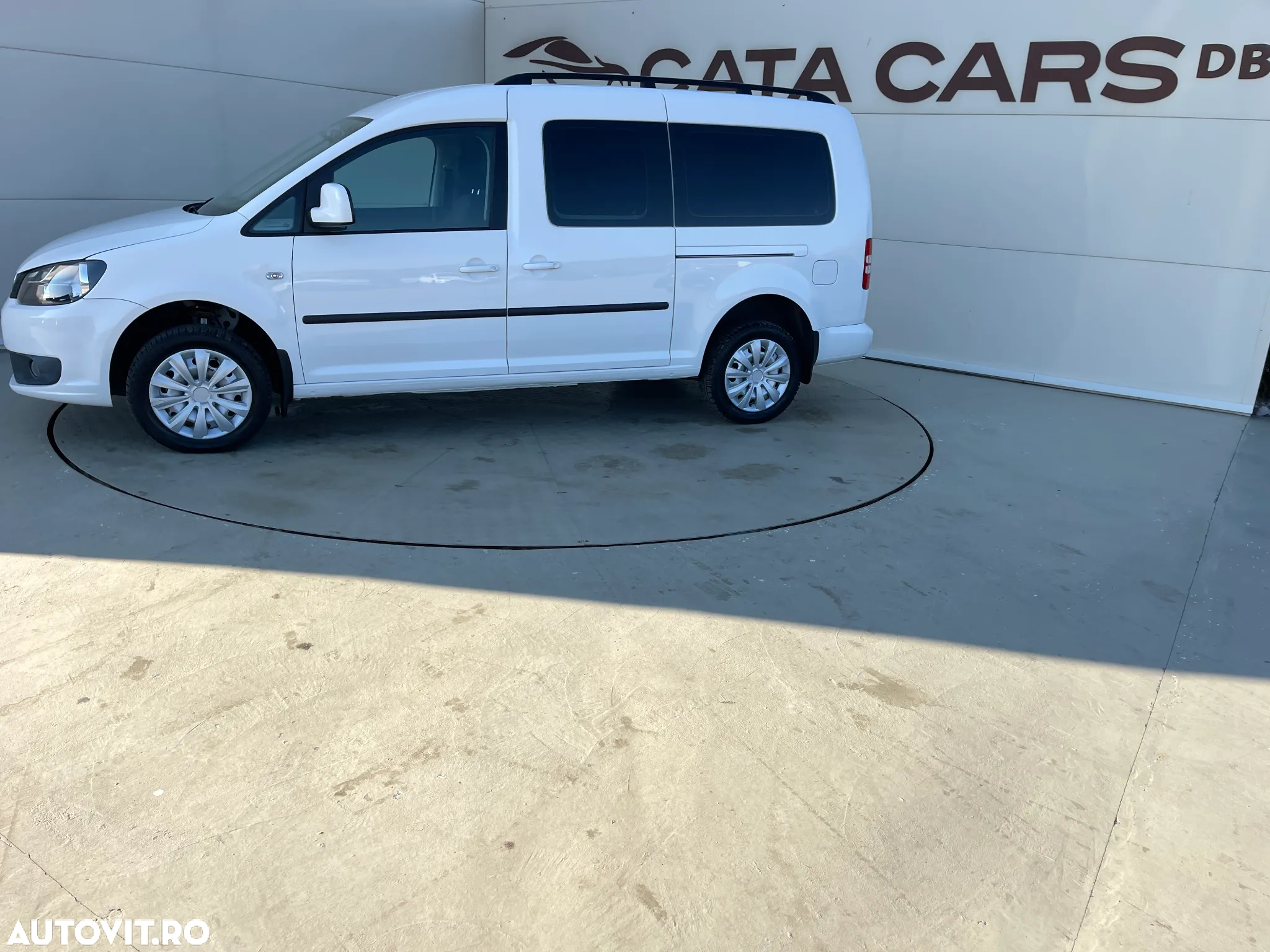 Volkswagen Caddy Maxi 2.0 TDI 4Motion Trendline - 6