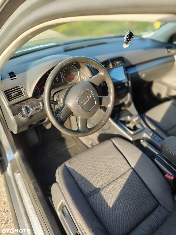 Audi A4 Avant - 16