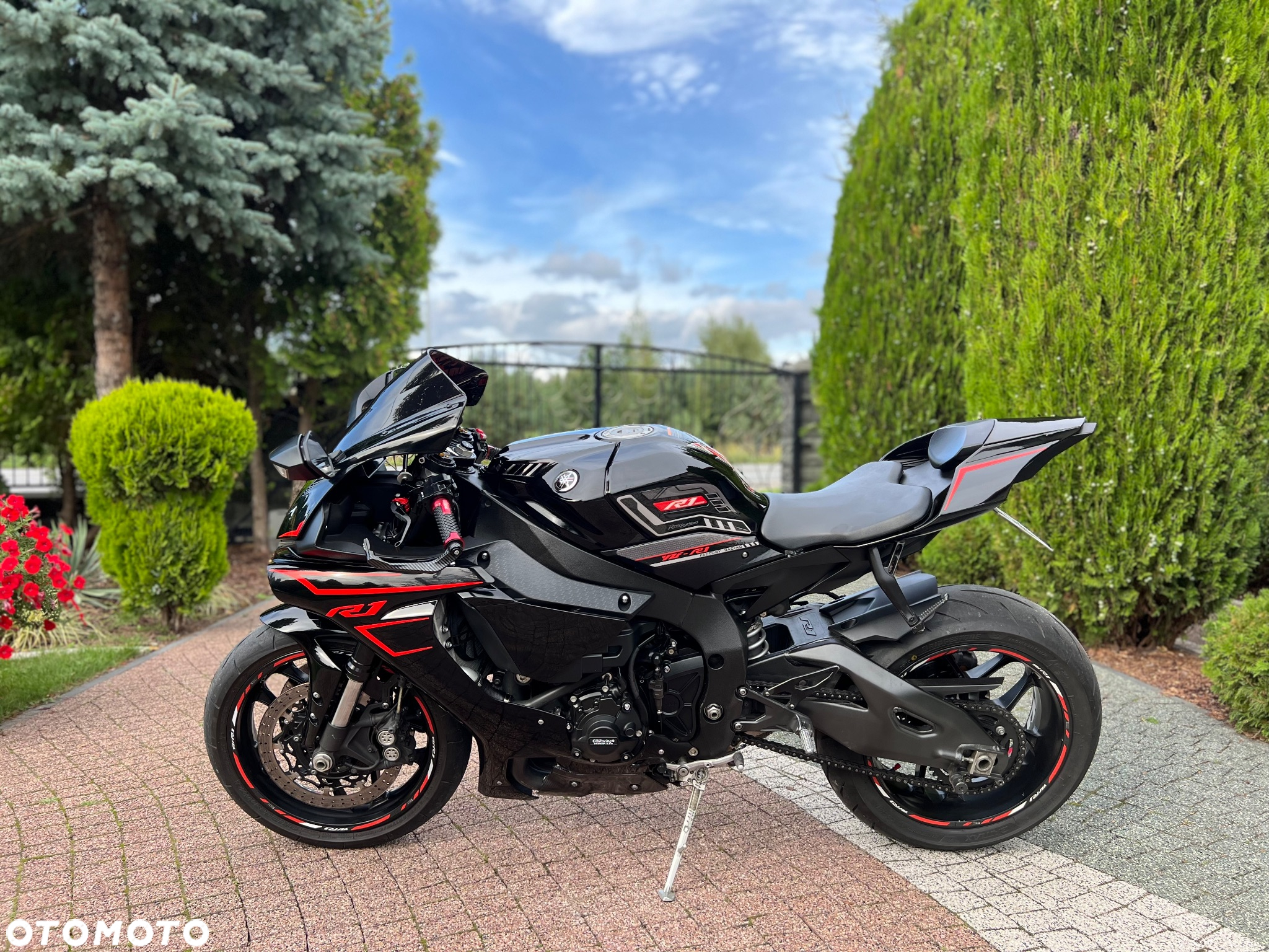 Yamaha R1 - 23