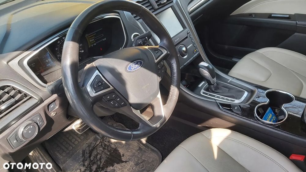 Ford Fusion - 6