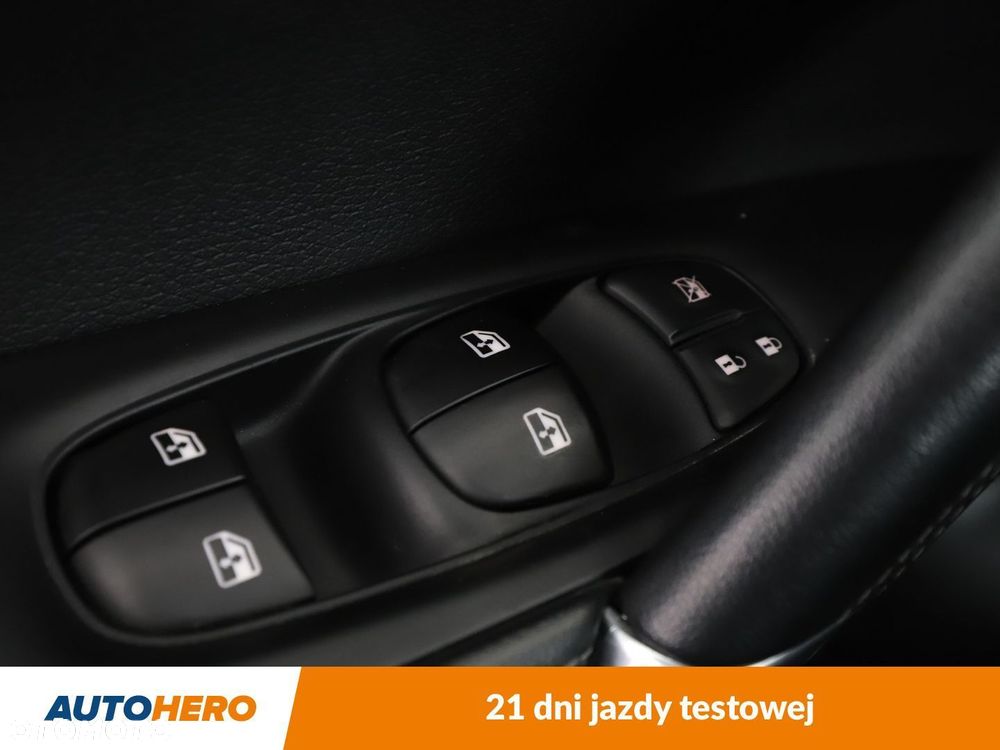Nissan Qashqai 1.7 dCi 4x4 N-Connecta Xtronic - 31