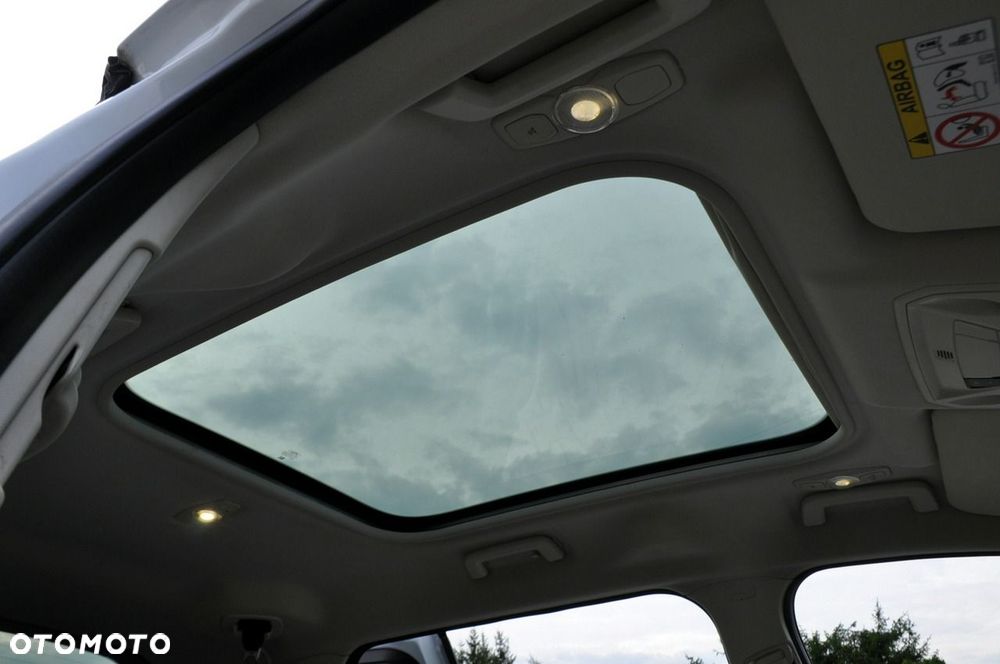 Ford Grand C-MAX - 32